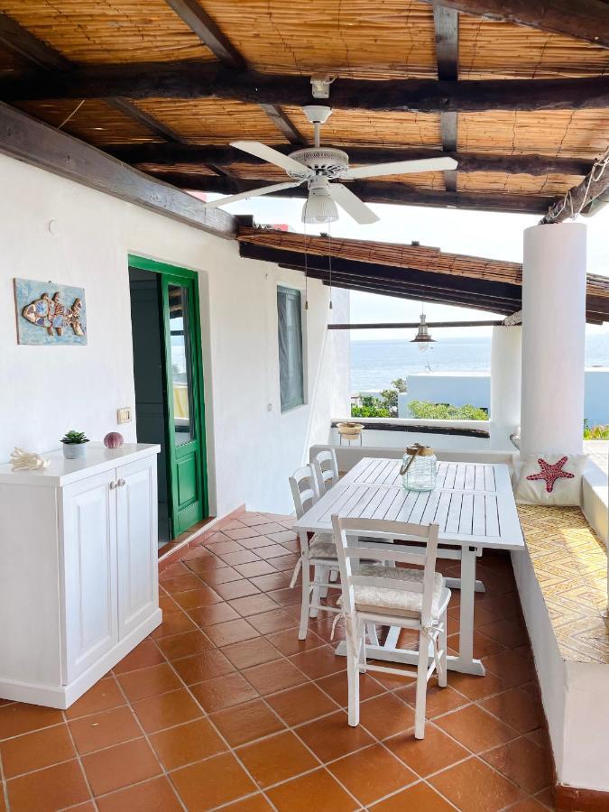 Villa Pomelia, Villa Nel Corso Di Santa Marina Salina A 50 Mt Dal Mare Exterior photo